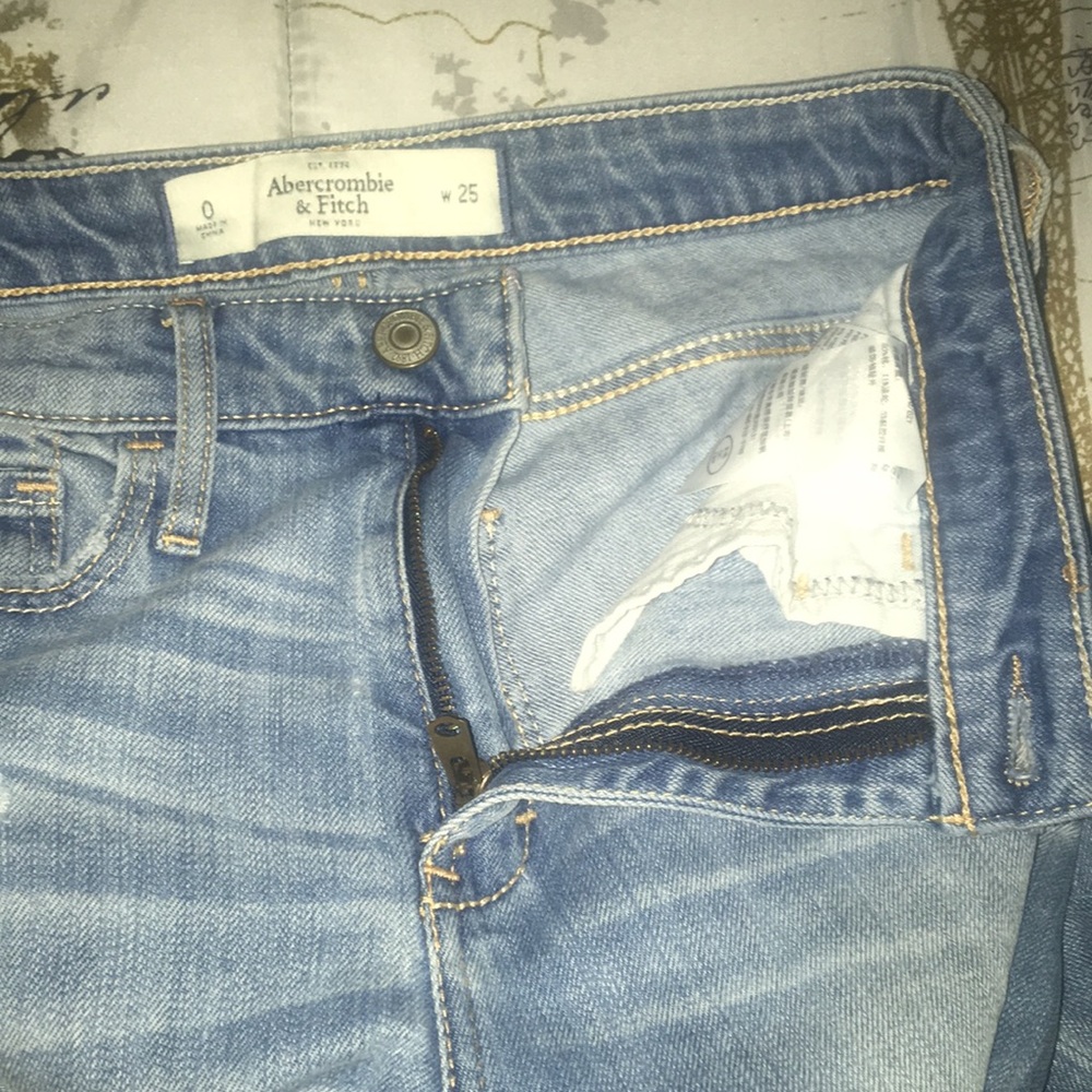 !!! Fit good on the body they are highrise jeans